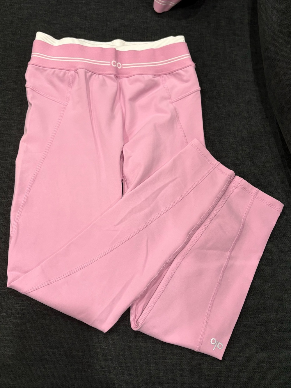 ALO Yoga womens' Pink Active sports bra and leggings size XS. - Picture 5 of 7